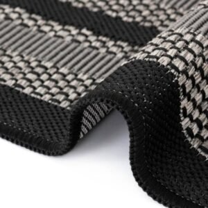 Detail image of  4' x 6' Border Indoor / Outdoor Rug