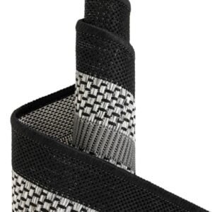 Detail image of  4' x 6' Border Indoor / Outdoor Rug