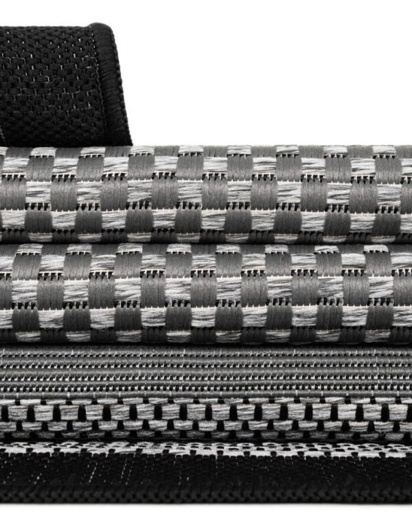 Detail image of  4' x 6' Border Indoor / Outdoor Rug