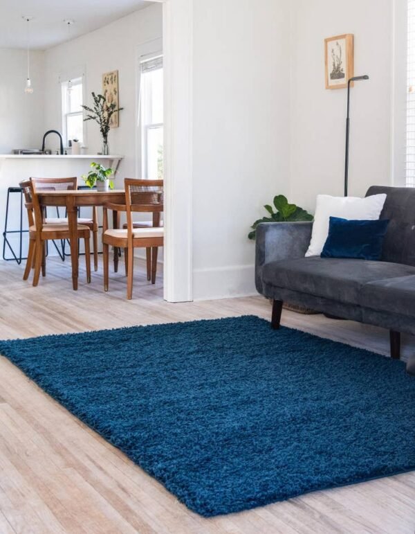 Detail image of  4' x 6' Solid Shag Rug