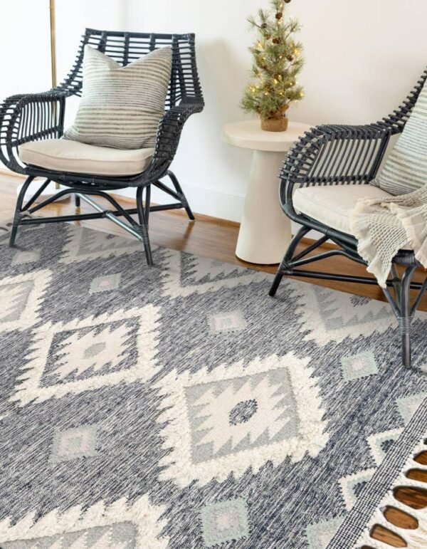 Detail image of  9' x 12' 2  Hand Woven Arizona Wool Rug
