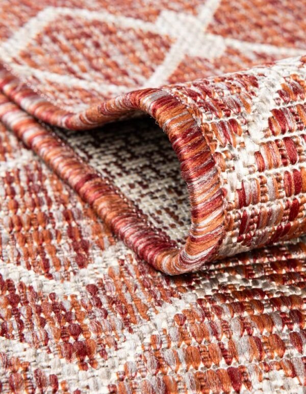 Detail image of  5' 3 x 5' 3 Lattice Indoor / Outdoor Square Rug
