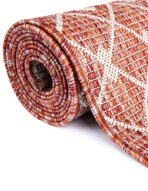 Detail image of  5' 3 x 5' 3 Lattice Indoor / Outdoor Square Rug