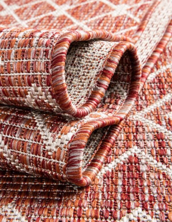 Detail image of  5' 3 x 5' 3 Lattice Indoor / Outdoor Square Rug