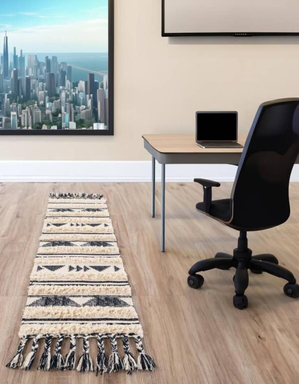 Detail image of  2' 2 x 8' 2  Hand Woven Arizona Wool Runner Rug
