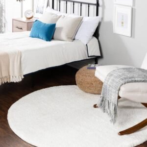 Detail image of  3' 3 x 3' 3 Solid Frieze Round Rug