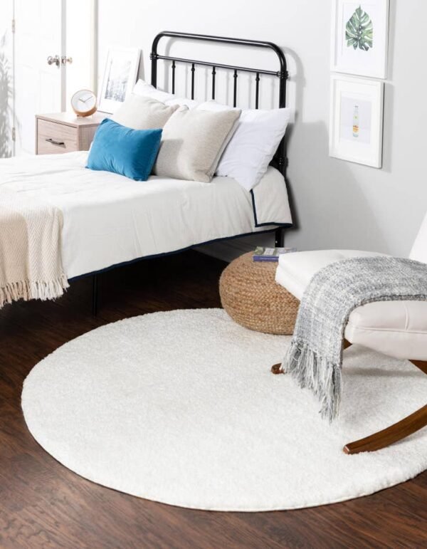 Detail image of  3' 3 x 3' 3 Solid Frieze Round Rug