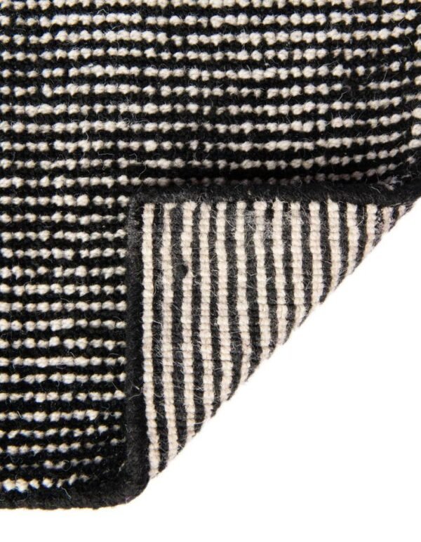 Detail image of  6' 1 x 9'  Hand Woven Jill Zarin English Manor Farmhouse Wool Rug