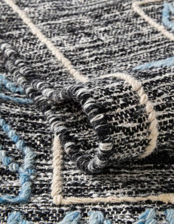 Detail image of  6' 1 x 9'  Hand Woven Kilim Wool Rug