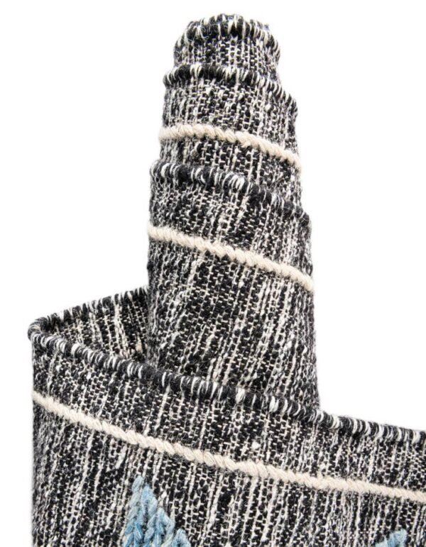 Detail image of  6' 1 x 9'  Hand Woven Kilim Wool Rug