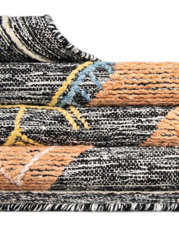 Detail image of  6' 1 x 9'  Hand Woven Kilim Wool Rug