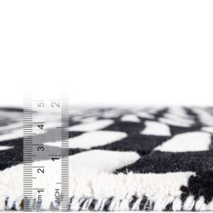 Detail image of  4' 1 x 6' 1 Vortex Wool Rug