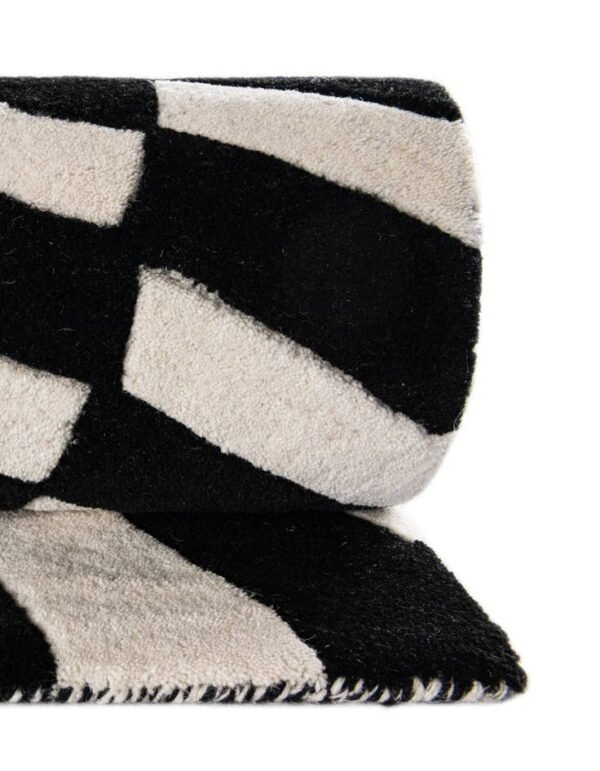 Detail image of  4' 1 x 6' 1 Vortex Wool Rug