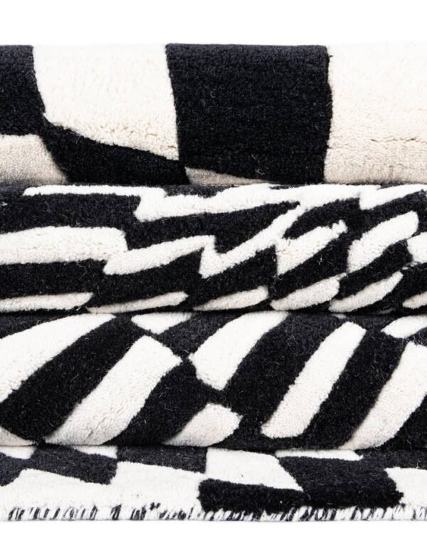Detail image of  4' 1 x 6' 1 Vortex Wool Rug
