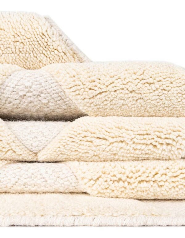 Detail image of  2' x 6' 1  Hand Woven Lattice Wool Runner Rug