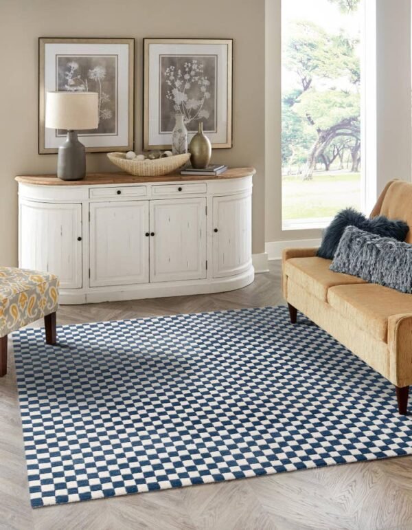 Detail image of  7' 10 x 7' 10 Hand Tufted Wool Square Rug