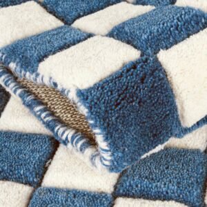 Detail image of  7' 10 x 7' 10 Hand Tufted Wool Square Rug