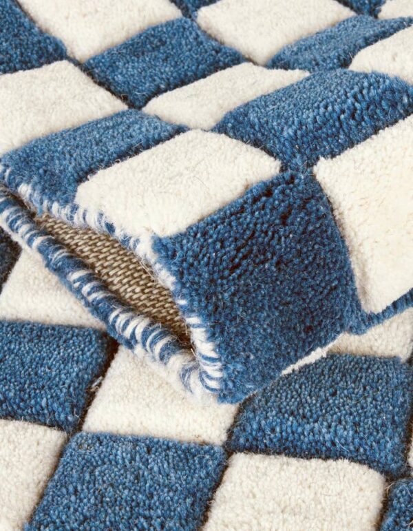 Detail image of  7' 10 x 7' 10 Hand Tufted Wool Square Rug