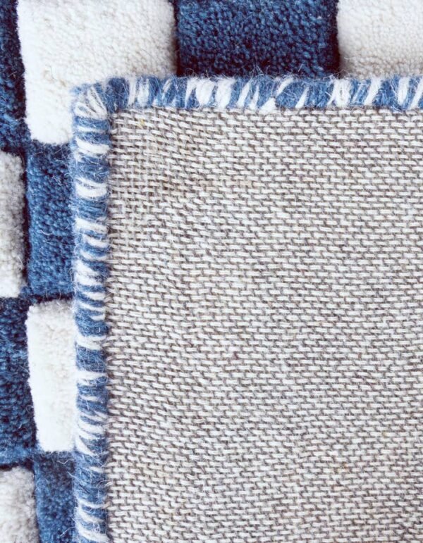Detail image of  7' 10 x 7' 10 Hand Tufted Wool Square Rug