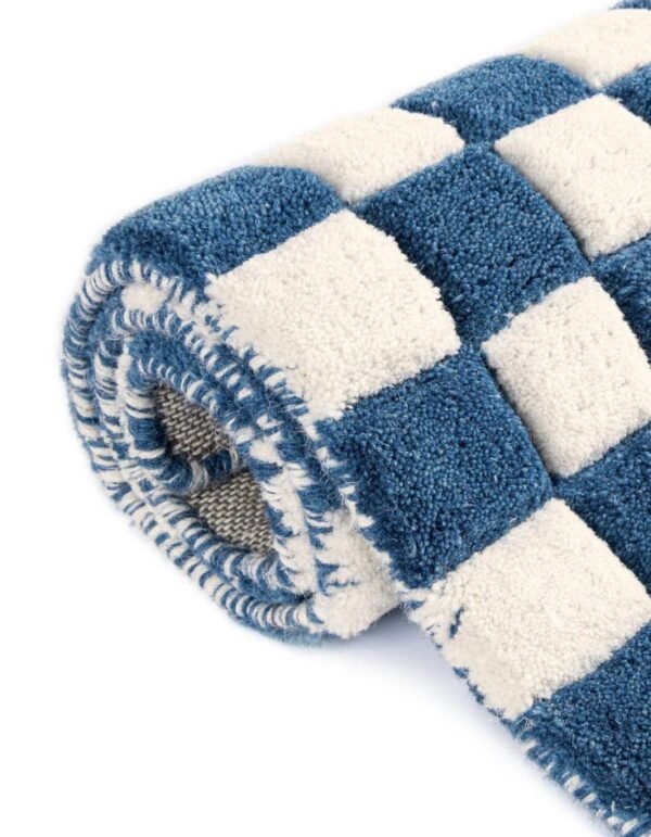 Detail image of  7' 10 x 7' 10 Hand Tufted Wool Square Rug